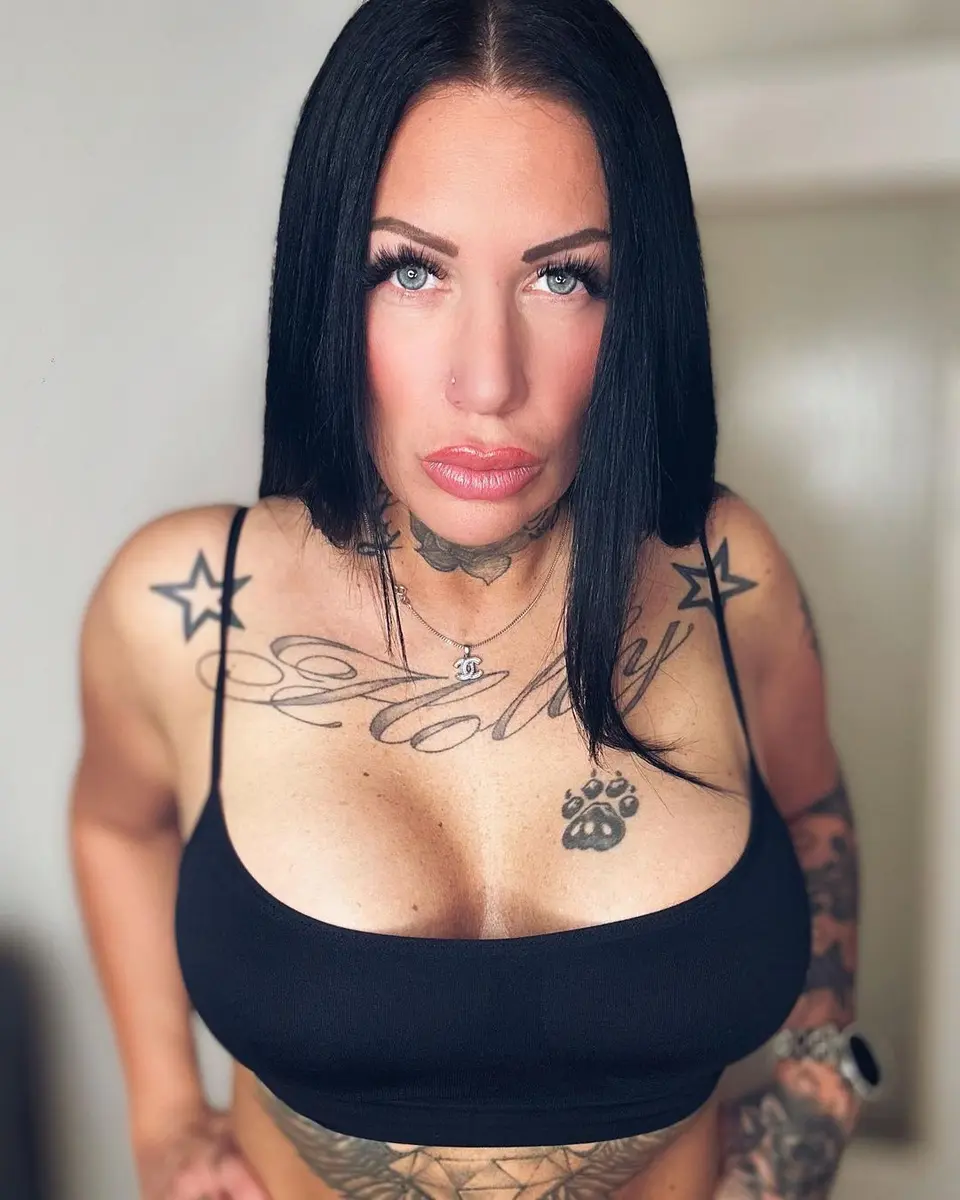 Arden escort in Dubai