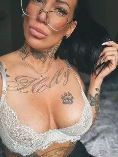 Arden escort in Dubai