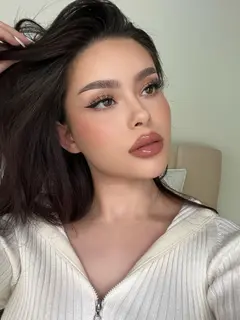 HAYALEY escort in Dubai