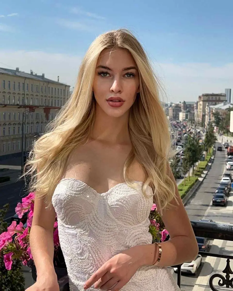 Mari escort in Dubai
