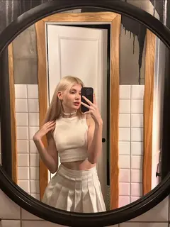 Rosalind escort in Dubai