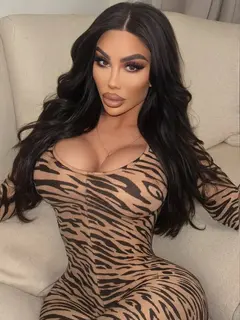 Scarlett escort in Dubai